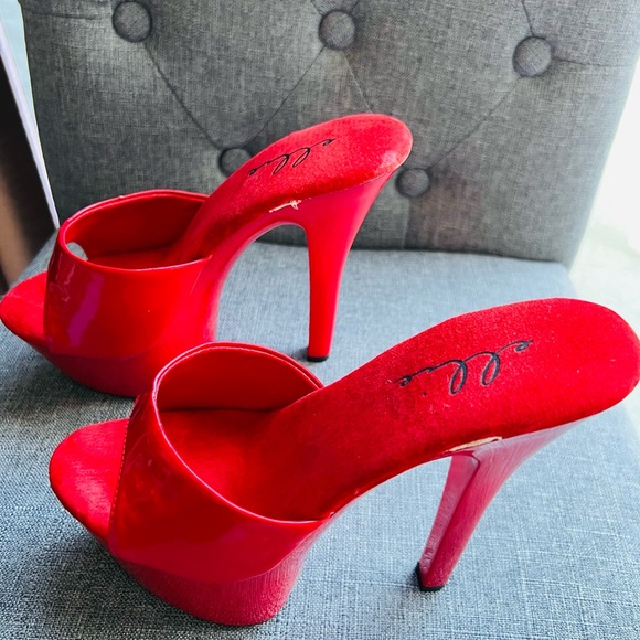 Ellie Red Platform High Heels, size 7 - Picture 11 of 14